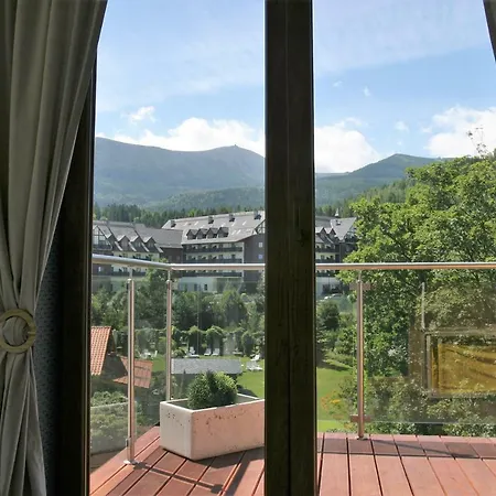 Z Widokiem 카르파츠